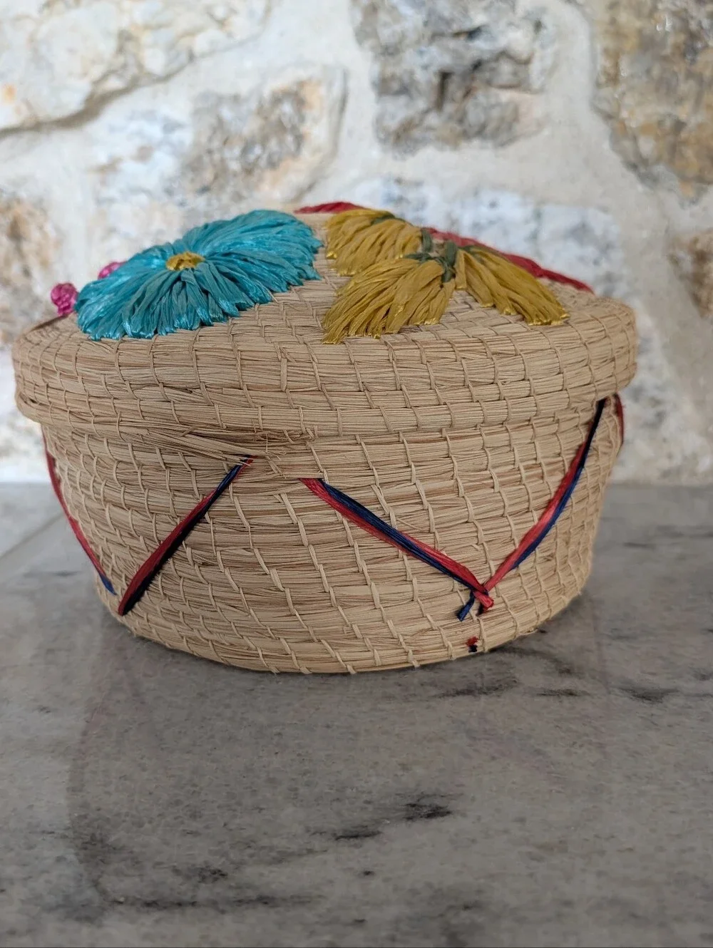 VINTAGE SEAGRASS lidded basket